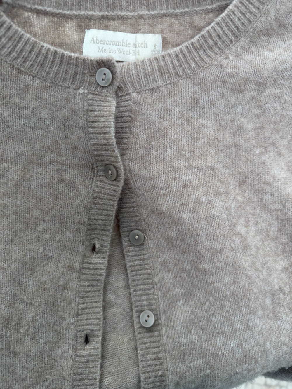 Abercrombie & Fitch Taupe Cropped Button-Front Women's Cardigan - Picture 4 of 5